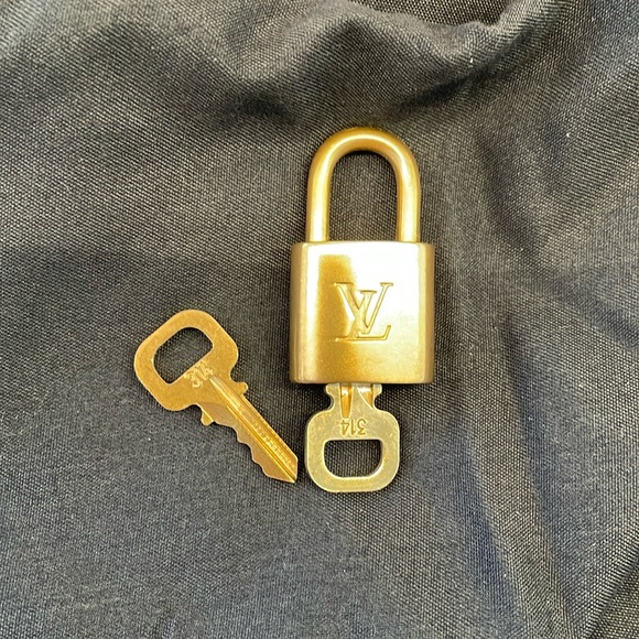 Louis Vuitton Other - 💥Louis Vuitton LOCK & KEY SET #314 with 2 KEYS + original box💥